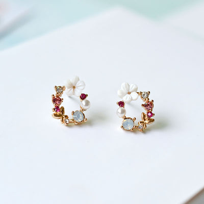 Sweet Wreath Earrings, Colored Diamond Shell Girl null