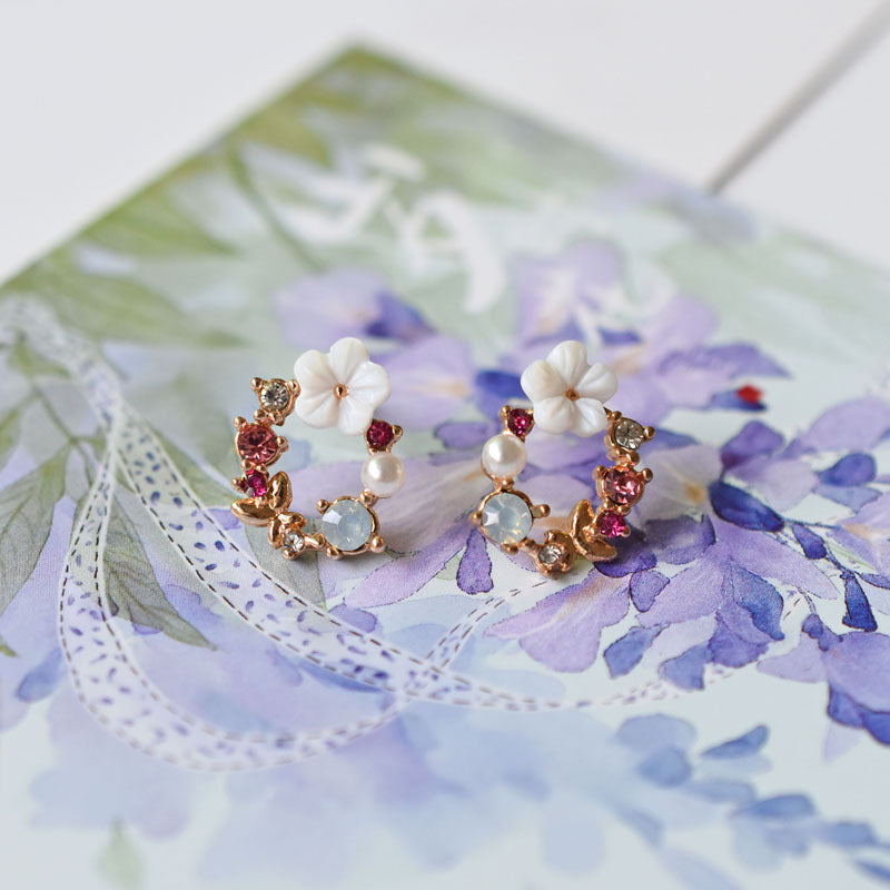Sweet Wreath Earrings, Colored Diamond Shell Girl null