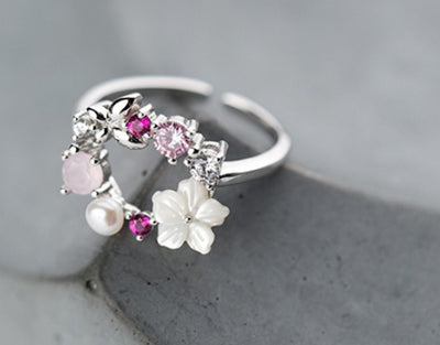 Shell wreath ring null