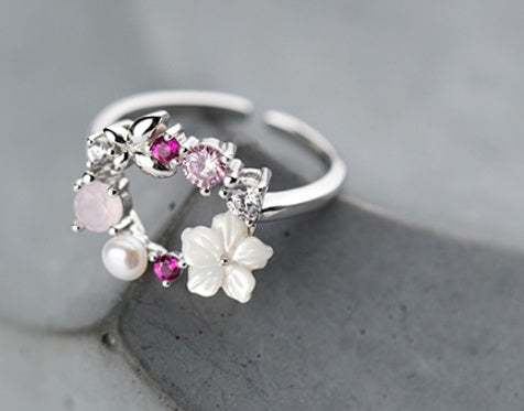 Shell wreath ring null