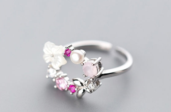 Shell wreath ring null