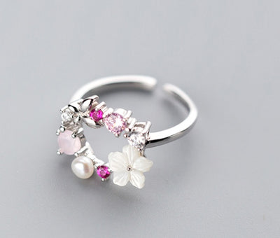 Shell wreath ring null